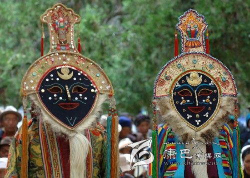 藏戲面具：多姿多彩！