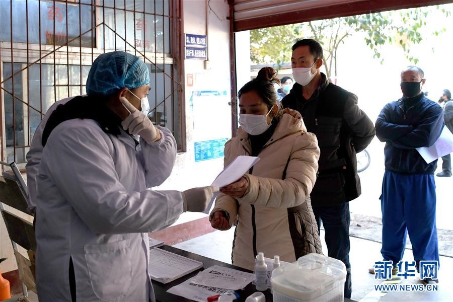 （抓好經(jīng)濟(jì)發(fā)展 應(yīng)對復(fù)雜局面·圖文互動(dòng)）（3）2500萬農(nóng)民工如何安全返崗？——農(nóng)民工大省四川復(fù)工觀察