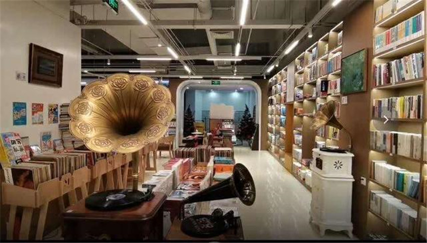 實(shí)體書店.jpg 實(shí)體書店.jpg